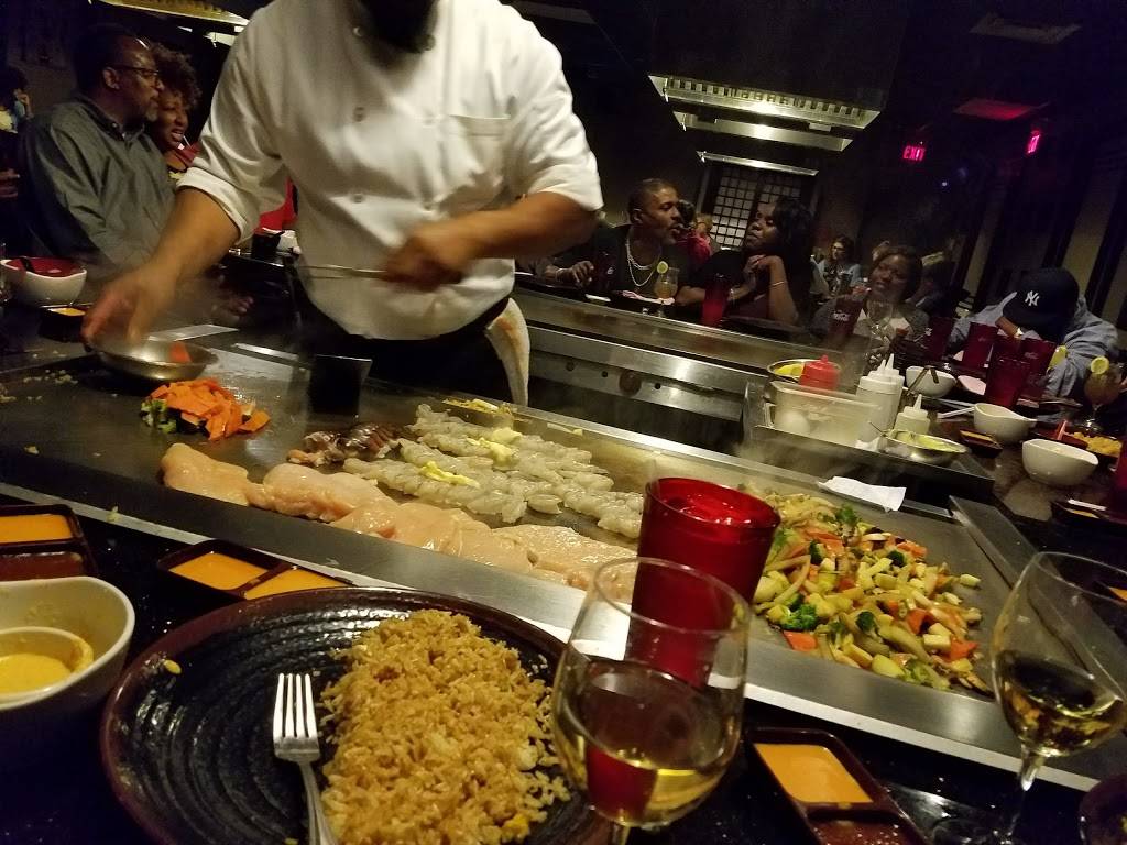 Hyde Park Plaza | shopping mall | 3760 Paxton Ave, Cincinnati, OH 45209, USA | 5136861600 OR +1 513-686-1600