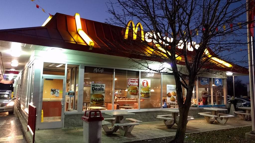 McDonalds | cafe | 2556 S State Rd 135, Greenwood, IN 46143, USA | 3175359800 OR +1 317-535-9800