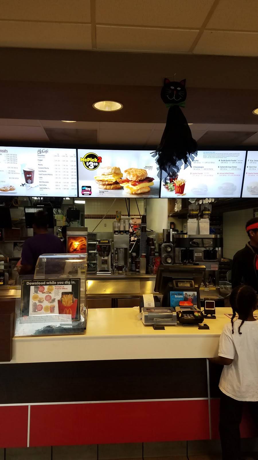 McDonalds | cafe | 2720 W Broadway, Louisville, KY 40211, USA | 5027787110 OR +1 502-778-7110