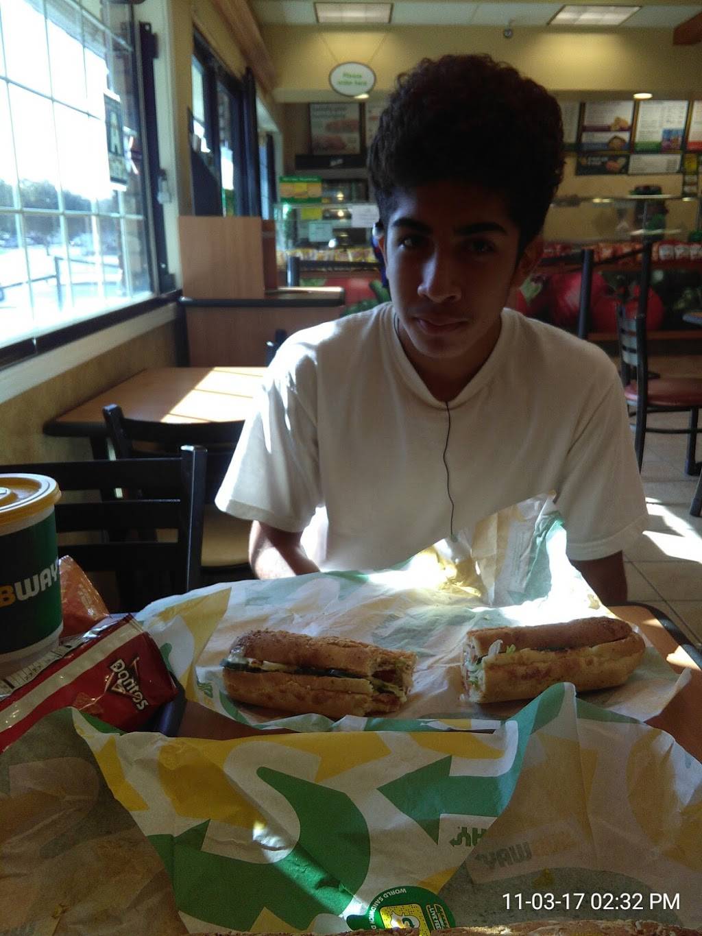 Subway | restaurant | 352 Bear Mountain Blvd, Arvin, CA 93203, USA | 6618542276 OR +1 661-854-2276
