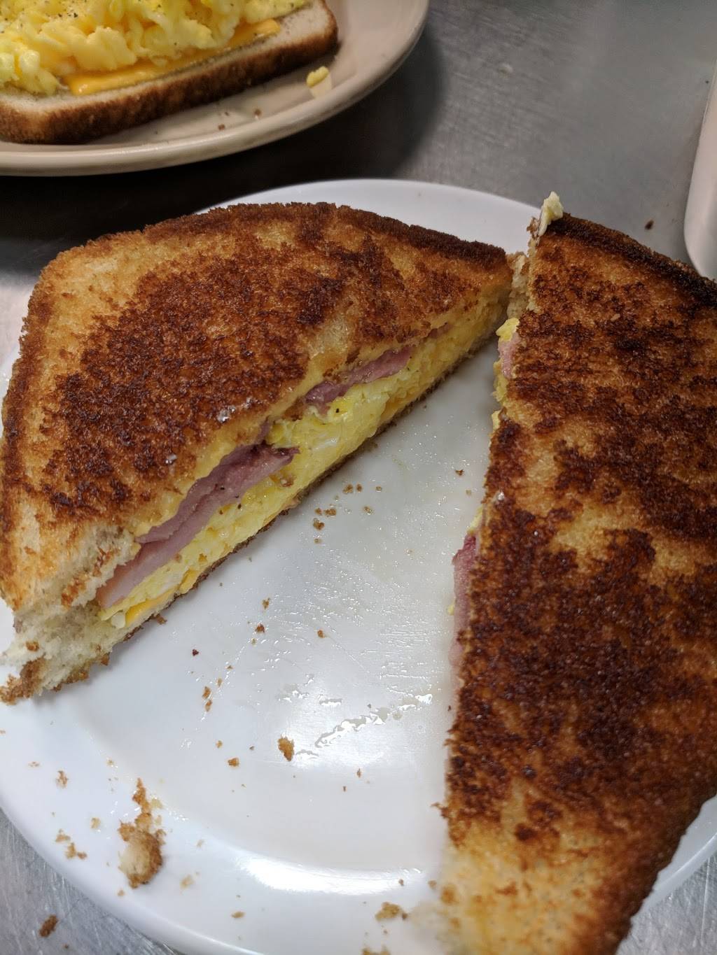 Kellys Restaurant | restaurant | 1700 S Dixie Hwy, Dalton, GA 30720, USA | 7062756789 OR +1 706-275-6789