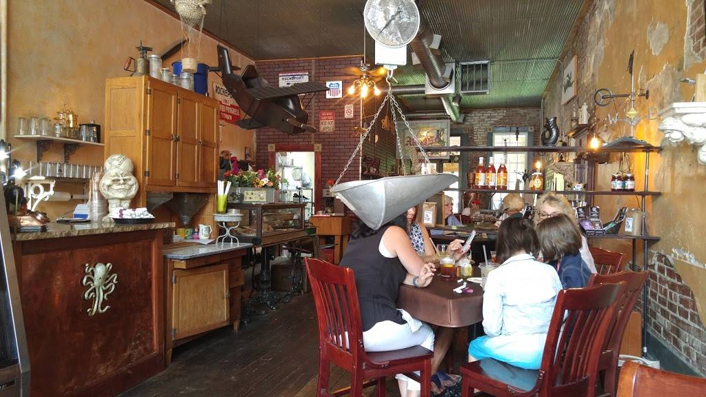 Abigails | restaurant | 206 Central St, Rocheport, MO 65279, USA | 5736983000 OR +1 573-698-3000