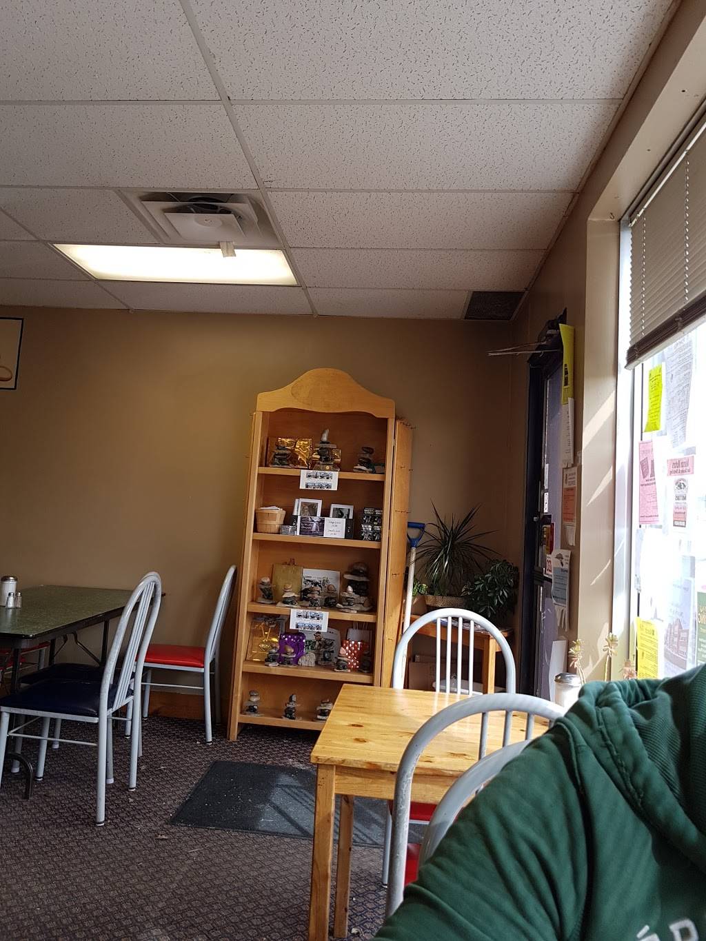 Jen’s Kitchen & Cafe | restaurant | 110 St George St, Mitchell, ON N0K 1N0, Canada | 5193488342 OR +1 519-348-8342