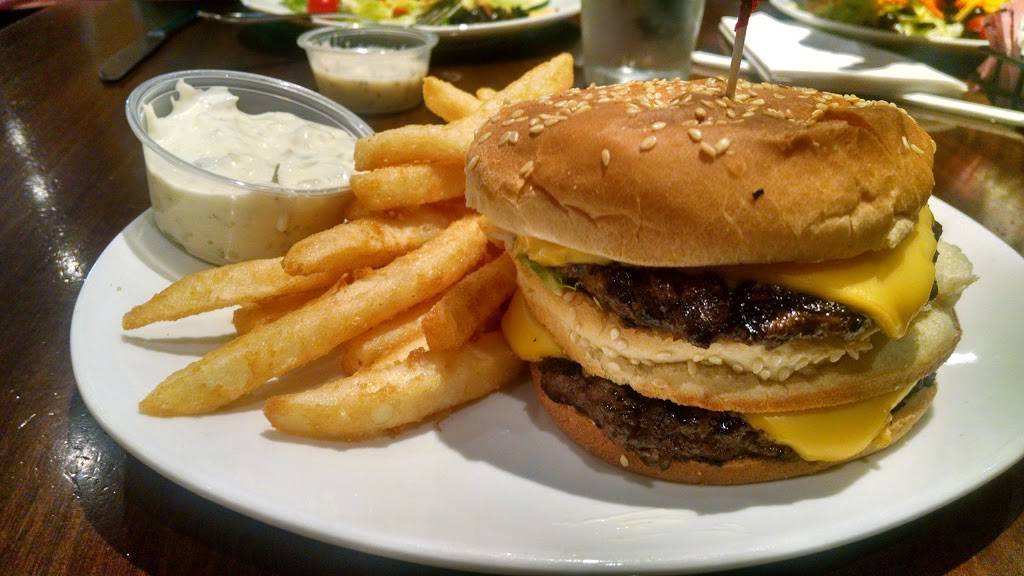 Manhattan Deli Bar & Grille | restaurant | 34601 Ridge Rd, Willoughby, OH 44094, USA | 4405851177 OR +1 440-585-1177