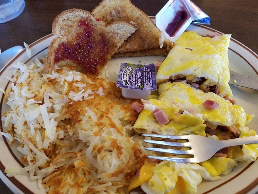 Hillcrest Cafe & Catering | cafe | 13350 MN-5, Norwood Young America, MN 55368, USA | 9524672777 OR +1 952-467-2777