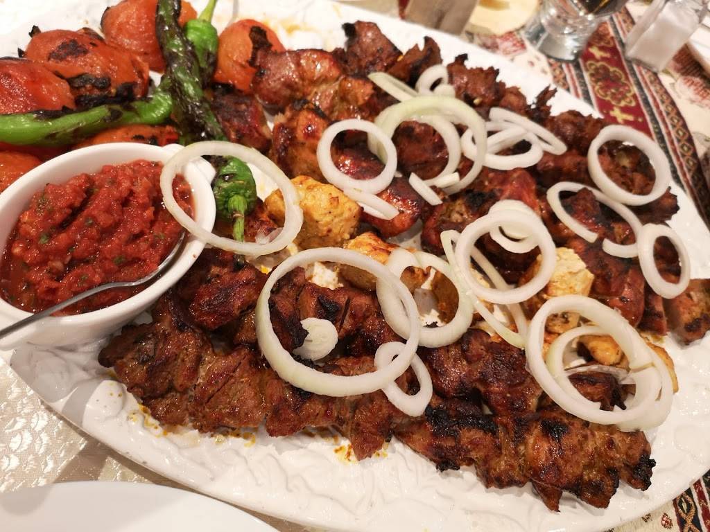 Noah | restaurant | 2146 Rue Lucien-Thimens, Saint-Laurent, QC H4R 1L1, Canada | 4383866624 OR +1 438-386-6624