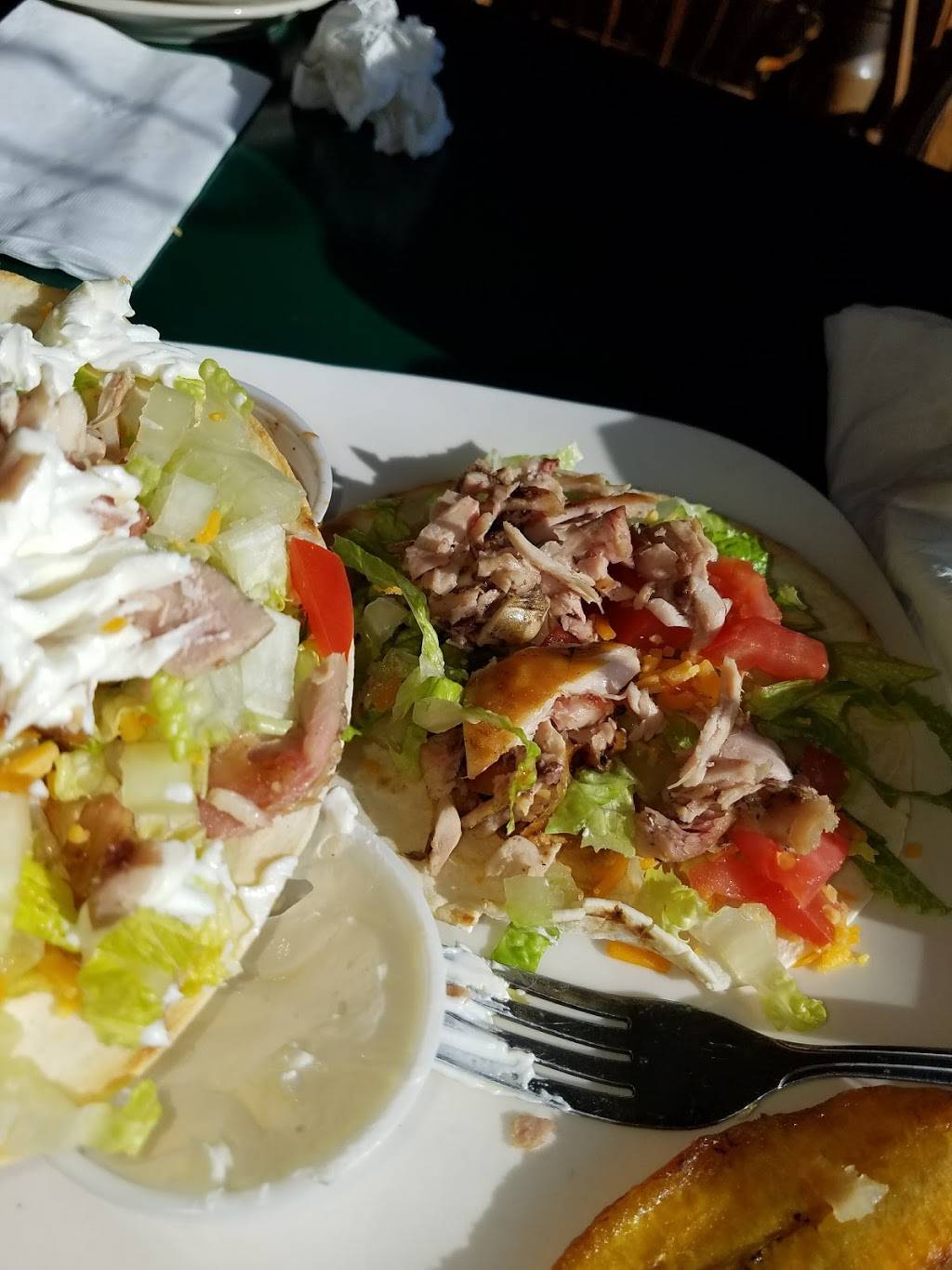 Batzlers Trackside Inn | restaurant | 8762 N Granville Rd, Milwaukee, WI 53224, USA | 4143545550 OR +1 414-354-5550