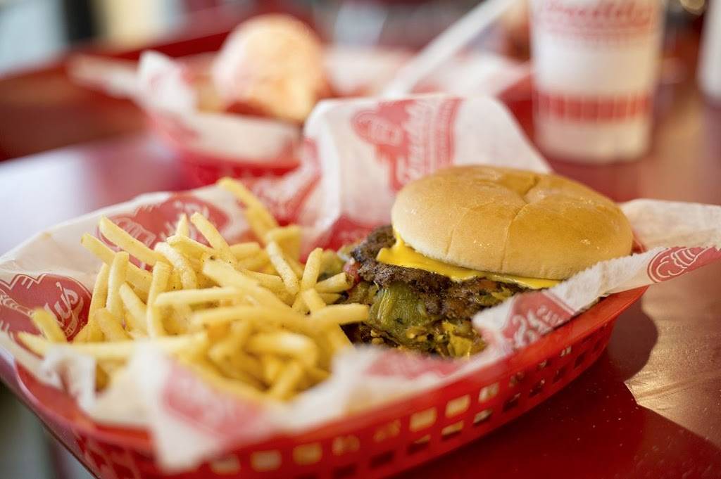 Freddys Frozen Custard & Steakburgers | restaurant | 11600 Fountains Dr, Maple Grove, MN 55369, USA | 7636006713 OR +1 763-600-6713