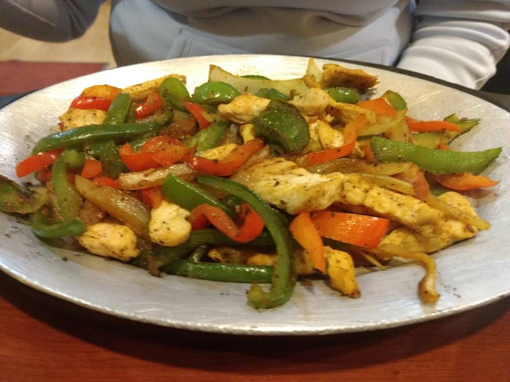 Quinta Carmina Mexican Cuisine | restaurant | 758 Beloit Rd, Belvidere, IL 61008, USA | 8155474411 OR +1 815-547-4411