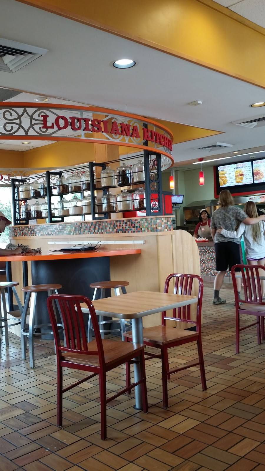 Popeyes Louisiana Kitchen | restaurant | 651 Main St, Thomson, GA 30824, USA | 7065959907 OR +1 706-595-9907