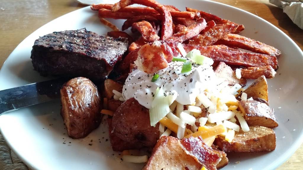 Applebees Grill + Bar | restaurant | 1126 E Stuart Dr, Galax, VA 24333, USA | 2762362905 OR +1 276-236-2905