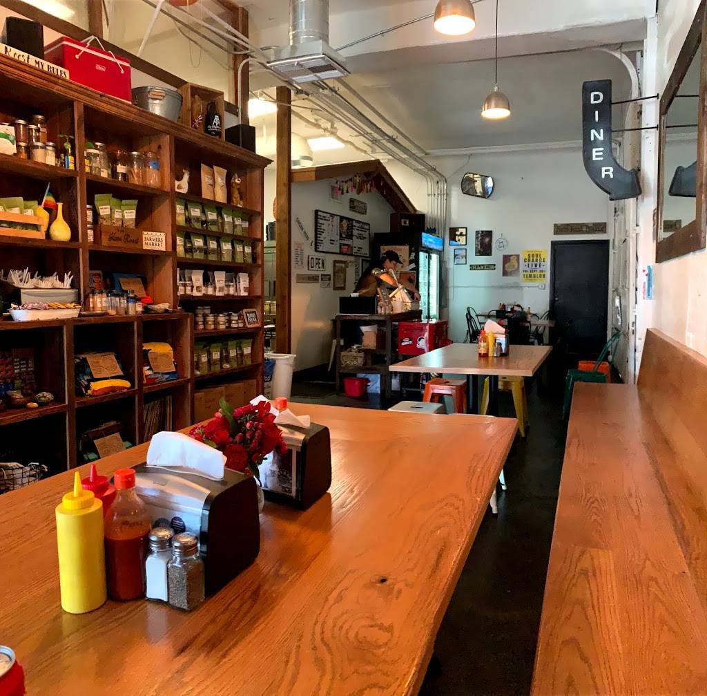 The Hens Roost | restaurant | 1916 G St, Bakersfield, CA 93301, USA | 6618647048 OR +1 661-864-7048