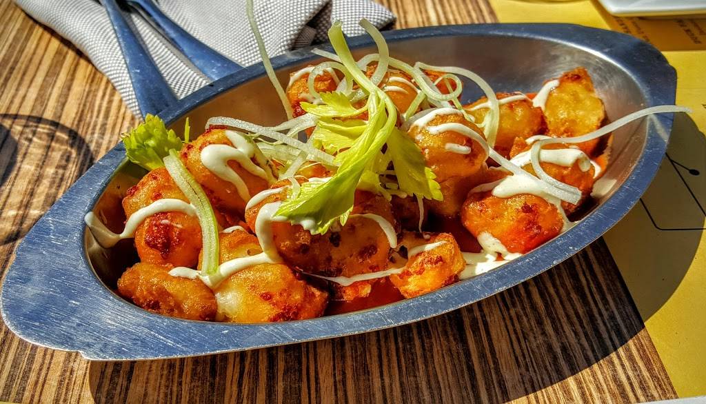 The Duck Inn | restaurant | 2701 S Eleanor St, Chicago, IL 60608, USA | 3127248811 OR +1 312-724-8811