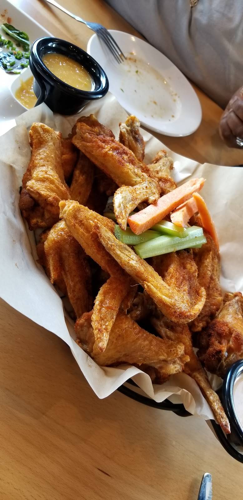 Big Kahuna Wings - West Town | restaurant | 7804 Montvue Rd, Knoxville, TN 37919, USA | 8653377463 OR +1 865-337-7463