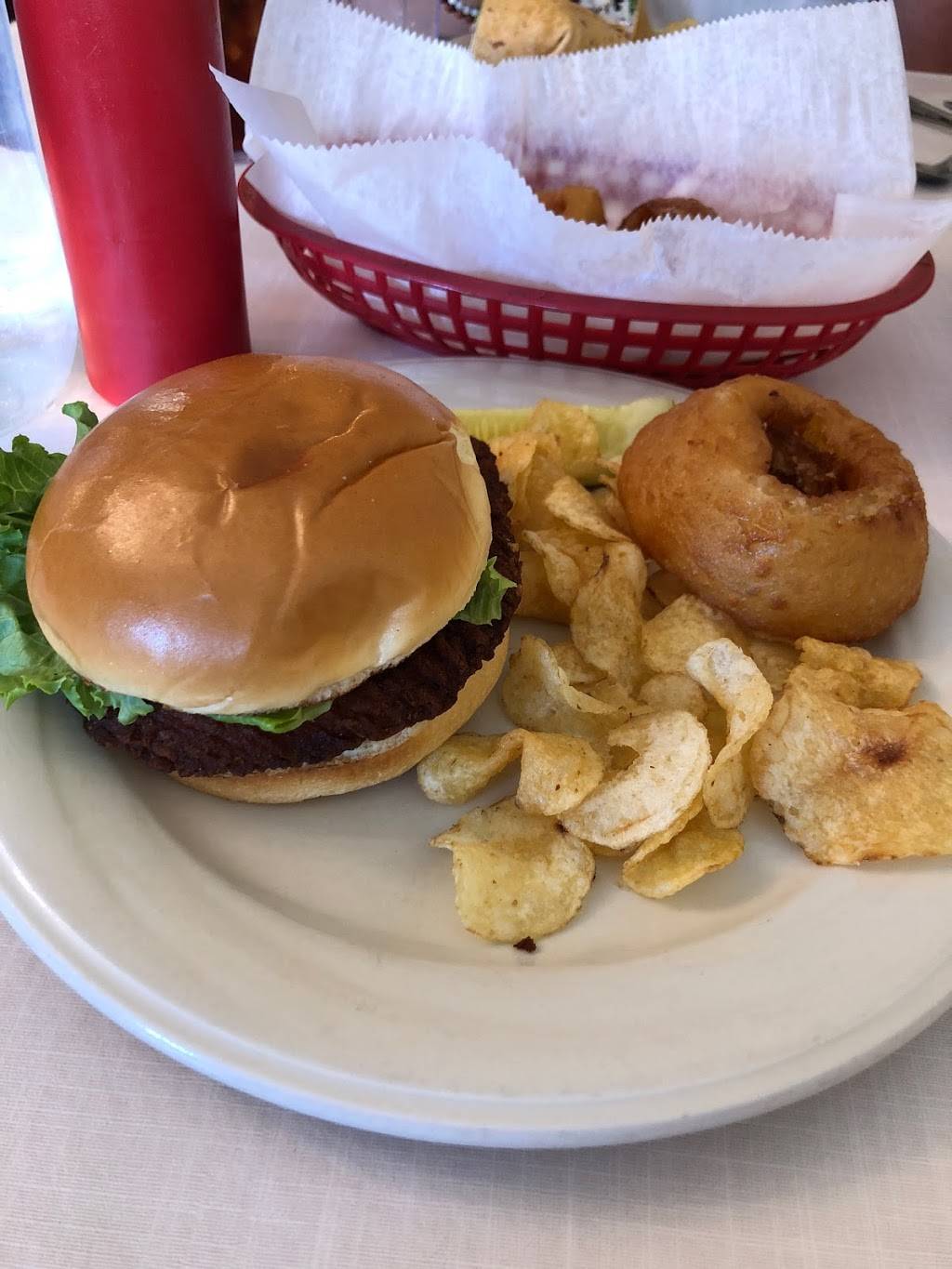 T J Charlies | restaurant | 135 River St, Elk Rapids, MI 49629, USA | 2312648819 OR +1 231-264-8819