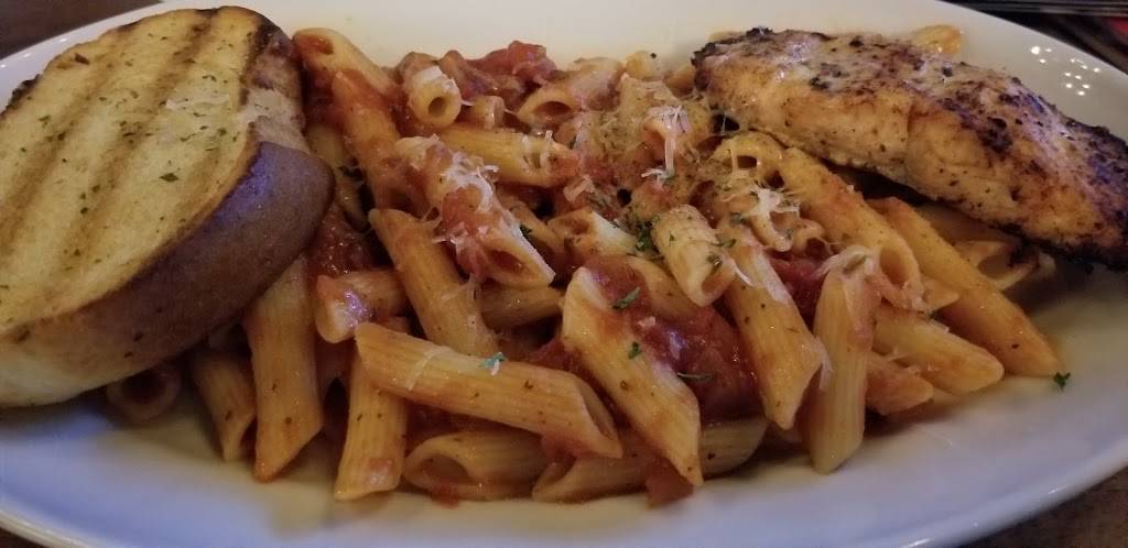 Boston Pizza | restaurant | 1070 Wilson St W, Ancaster, ON L9G 3K9, Canada | 9056481313 OR +1 905-648-1313