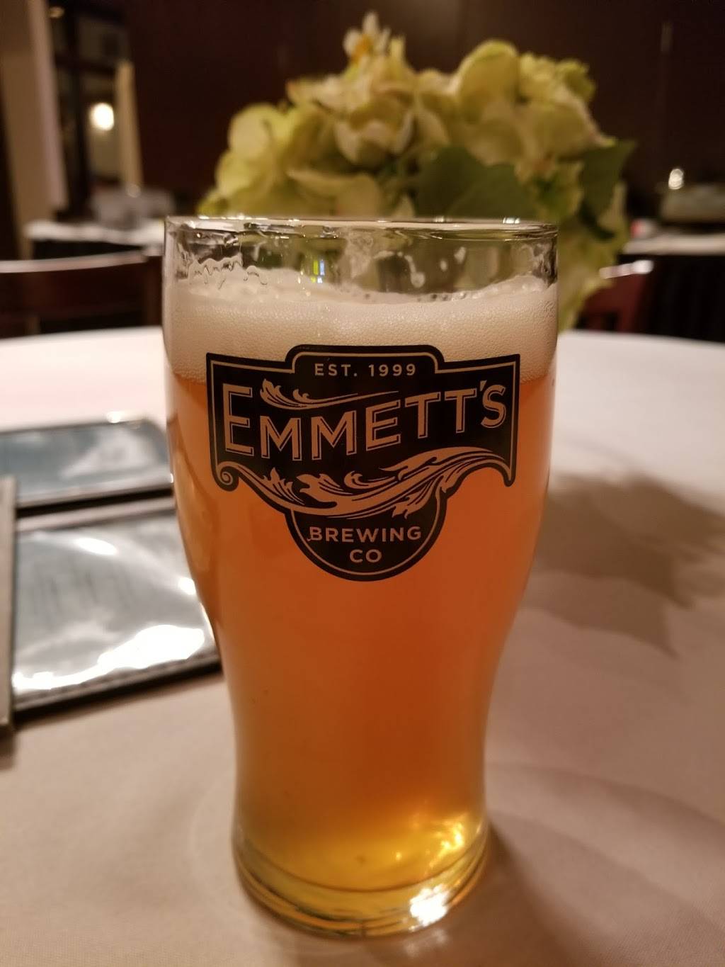 Emmetts Brewing Company | restaurant | 5200 Main St, Downers Grove, IL 60515, USA | 6304348500 OR +1 630-434-8500