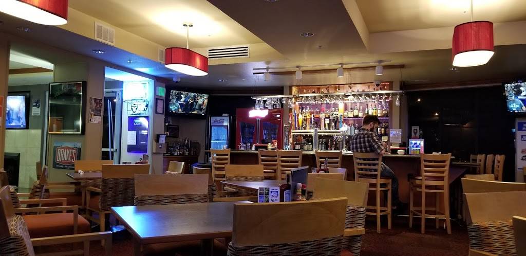 Diamonds Sports Bar & Grill | restaurant | 77 Hegenberger Rd, Oakland, CA 94621, USA | 5106387777 OR +1 510-638-7777