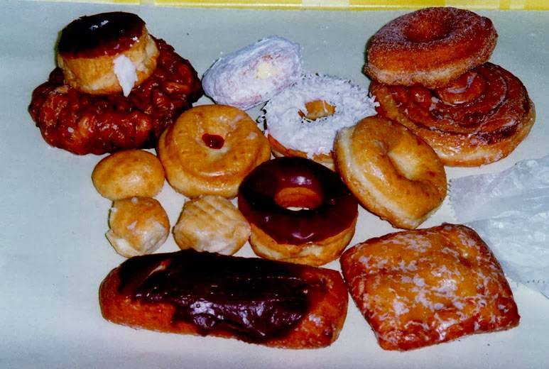 Sunny Fresh Donuts | bakery | 5574 South St, Lakewood, CA 90713, USA | 5628227694 OR +1 562-822-7694