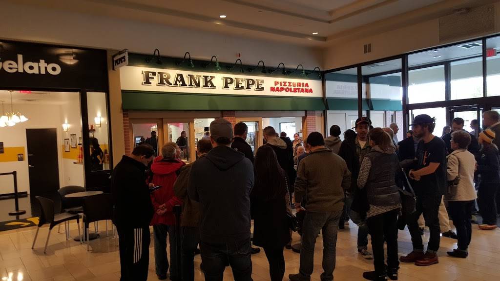 Frank Pepe Pizzeria Napoletana | restaurant | 199 Boylston St, Chestnut Hill, MA 02467, USA | 6179647373 OR +1 617-964-7373
