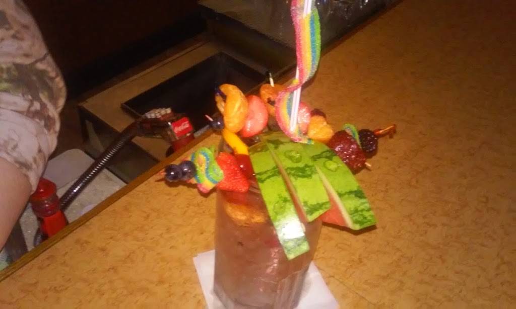 Bombers Bar & Grill | restaurant | 107 4th St, Coleman, MI 48618, USA | 9894656891 OR +1 989-465-6891