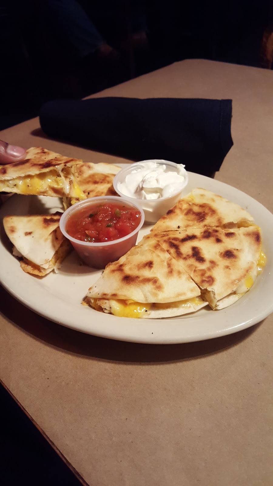 Scrooges Fine Foods & Drink | restaurant | 5829 Ridgewood Rd, Jackson, MS 39211, USA | 6012061211 OR +1 601-206-1211