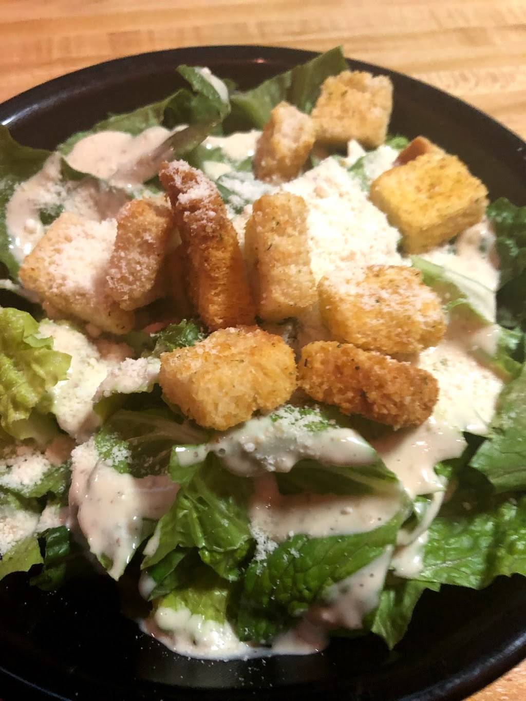 Putters Patio and Grill | restaurant | 5302, 3005 Bonhurst Dr, Winston-Salem, NC 27106, USA | 3367249990 OR +1 336-724-9990