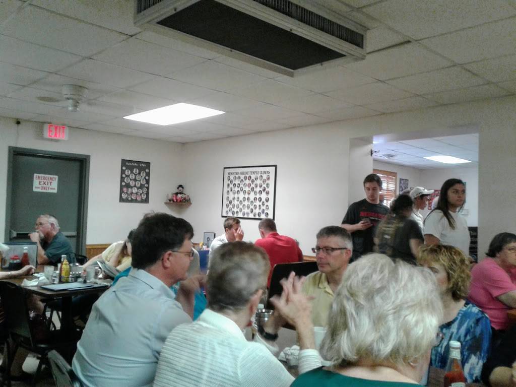 Virginias Cafe | cafe | 3820 Cornhusker Hwy, Lincoln, NE 68504, USA | 4024649885 OR +1 402-464-9885