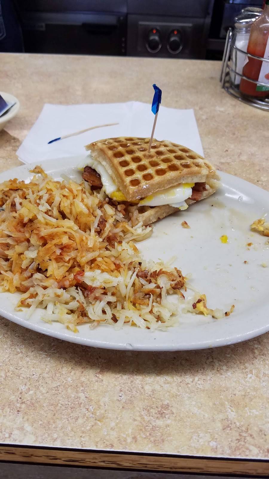 Peacocks Restaurant | restaurant | 1615 W South Loop, Stephenville, TX 76401, USA | 2549682900 OR +1 254-968-2900