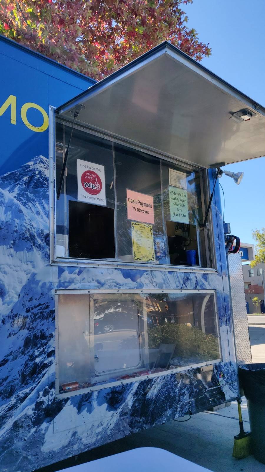 The Everest Momo | restaurant | 1500 University Ave, Berkeley, CA 94703, USA | 4088406369 OR +1 408-840-6369