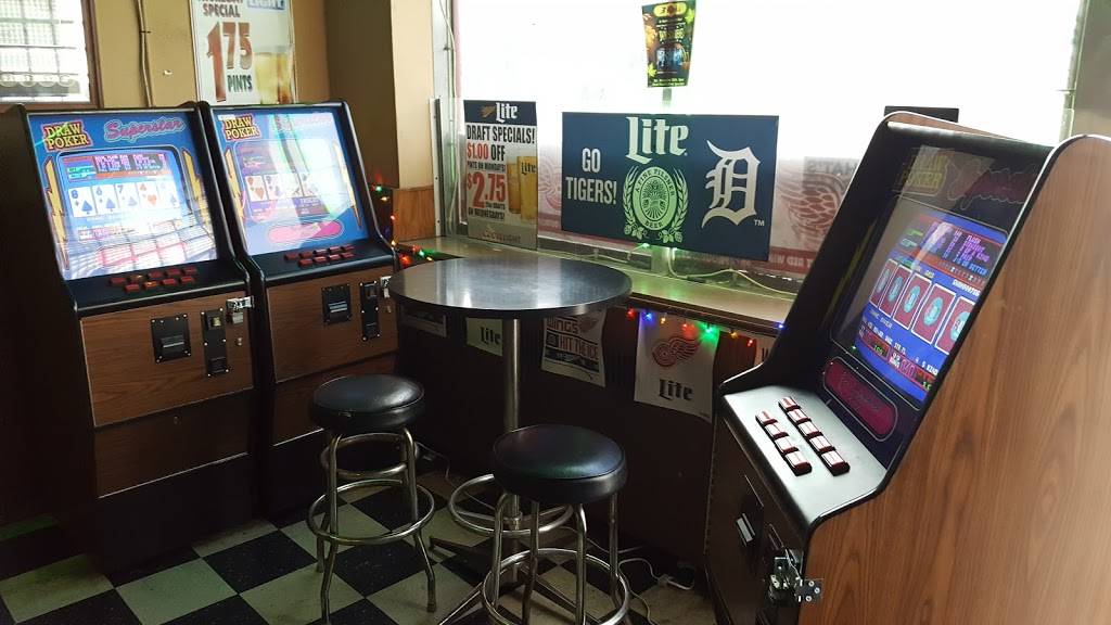 3 Nicks Sports Bar | restaurant | 4822 Greenfield Rd, Dearborn, MI 48126, USA | 3135513526 OR +1 313-551-3526