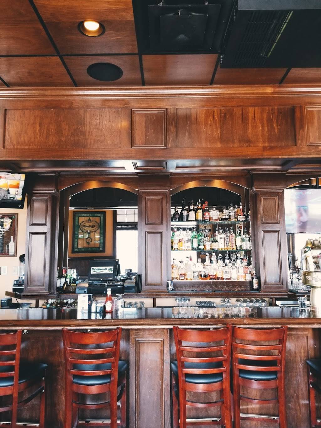 Muldoons | restaurant | 111 W Main St # 100, Carmel, IN 46032, USA | 3175711116 OR +1 317-571-1116