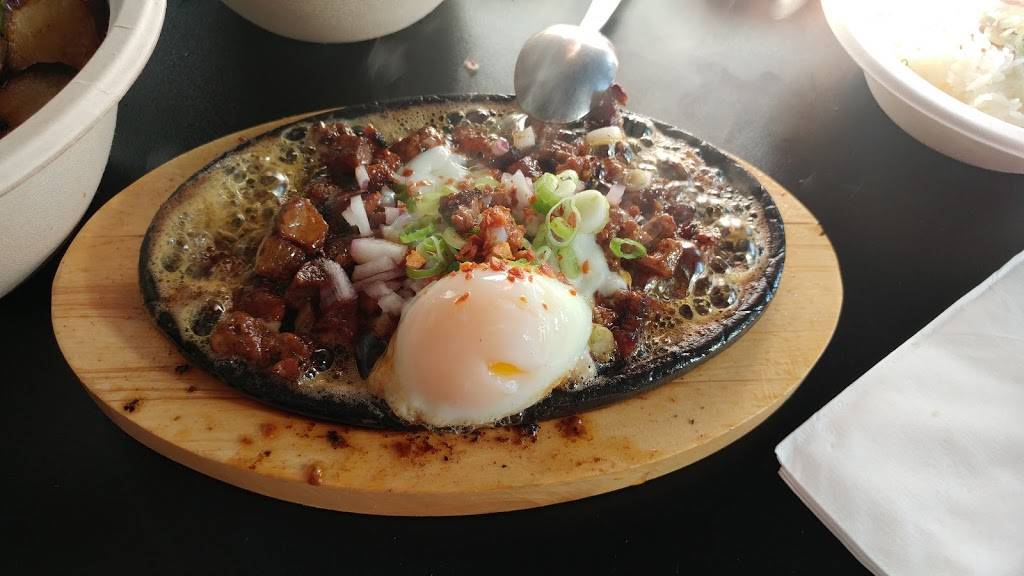 Hometown Heroes Sports Bar & Eatery | restaurant | 4000 Adeline St, Emeryville, CA 94608, USA | 5102509311 OR +1 510-250-9311