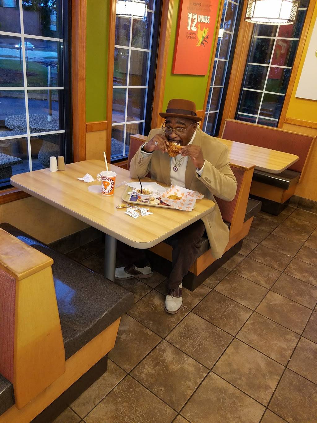 Popeyes Louisiana Kitchen | restaurant | 1616 Big Timber Rd, Elgin, IL 60123, USA | 8476220026 OR +1 847-622-0026