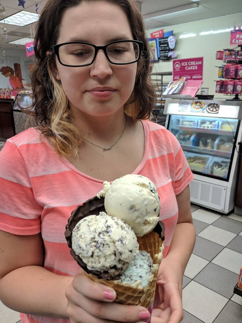 Dunkin Donuts | cafe | 6342 N Milwaukee Ave, Chicago, IL 60646, USA | 7737637181 OR +1 773-763-7181