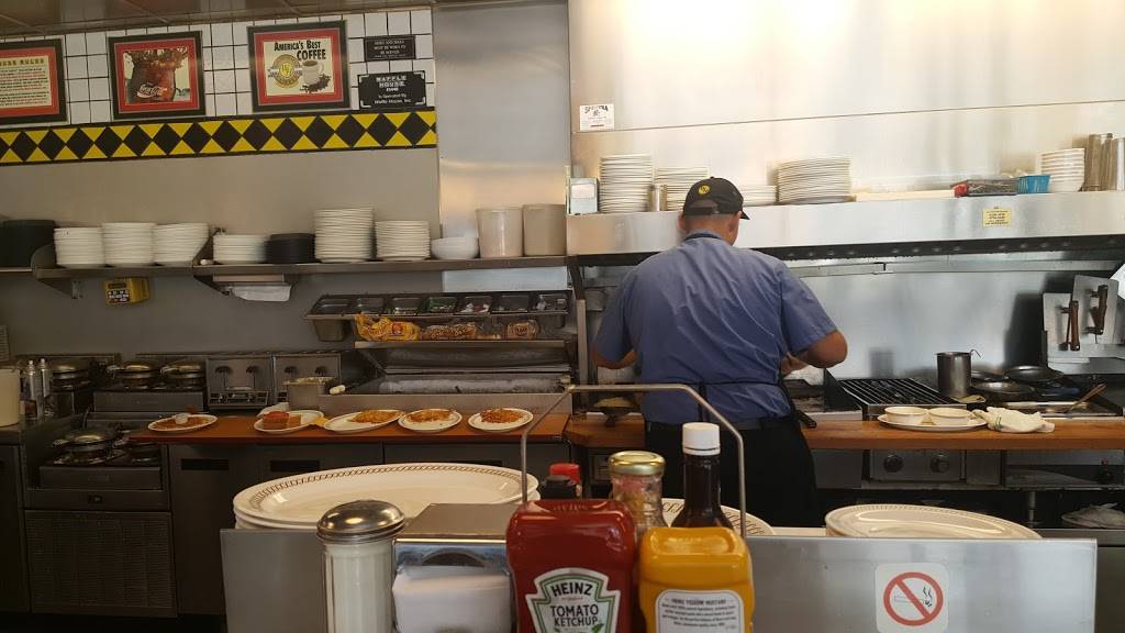 Waffle House | meal takeaway | 800 W Hwy 114 Bypass, Roanoke, TX 76262, USA | 8174906527 OR +1 817-490-6527