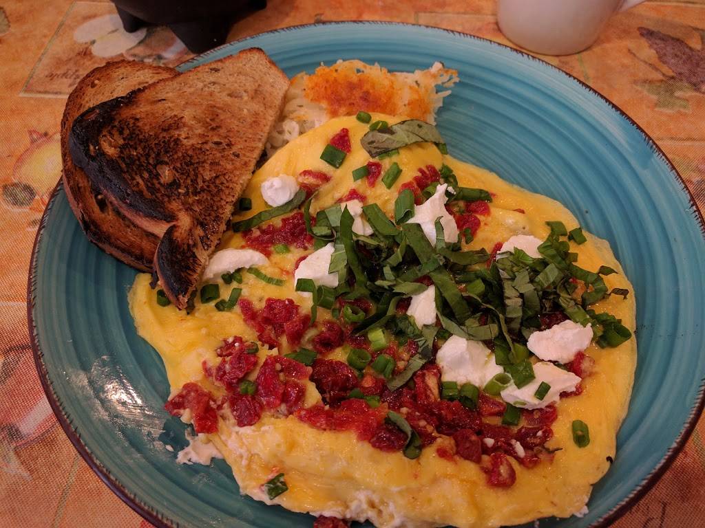 Morning At Maggies Omelette | restaurant | 819 Saginaw St, Bay City, MI 48708, USA | 9898923142 OR +1 989-892-3142