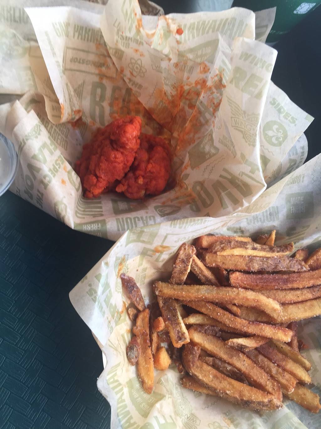 Wingstop | restaurant | 6998 S Zarzamora St, San Antonio, TX 78224, USA | 2109279464 OR +1 210-927-9464