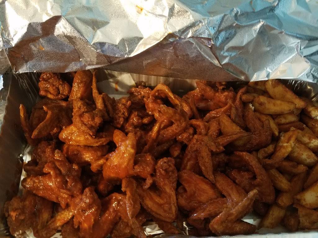 J J Fish & Chicken | restaurant | 1220 Richards St B, Joliet, IL 60433, USA | 8157269129 OR +1 815-726-9129