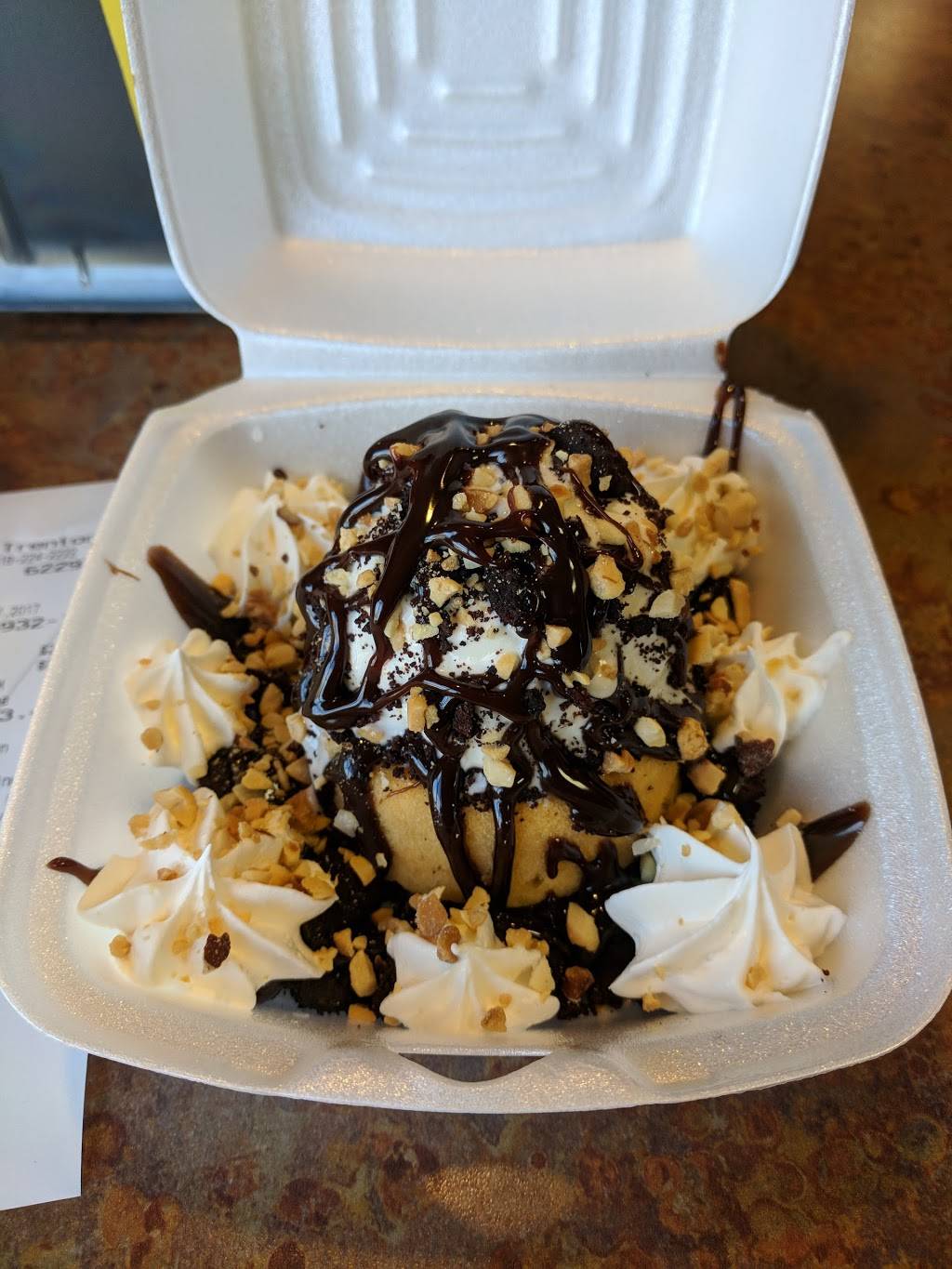 Dairy King | restaurant | 320 W Broadway, Trenton, IL 62293, USA | 6182242222 OR +1 618-224-2222