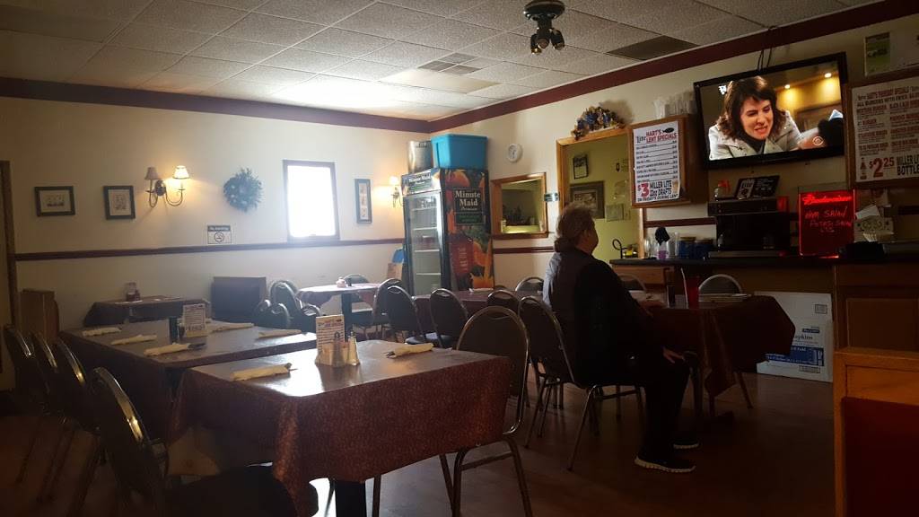 Harts Restaurant & Lounge | restaurant | 112 3rd St, McDonald, PA 15057, USA | 7249262660 OR +1 724-926-2660