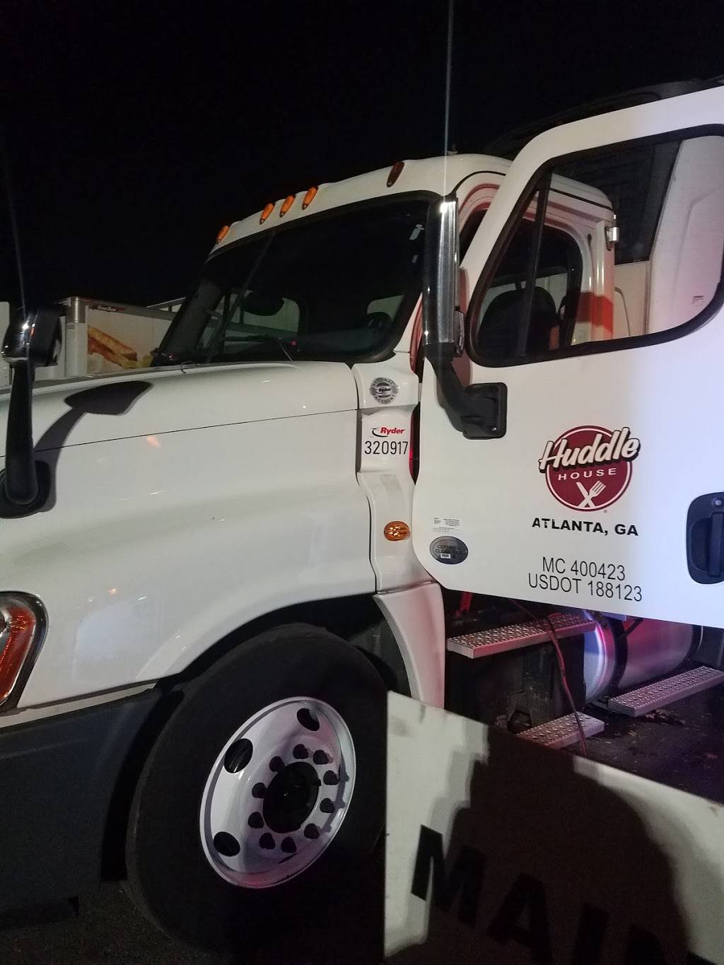 Huddle House | meal takeaway | 3655 Southside Industrial Parkway SE Suite 103, Atlanta, GA 30354, USA | 4046829000 OR +1 404-682-9000