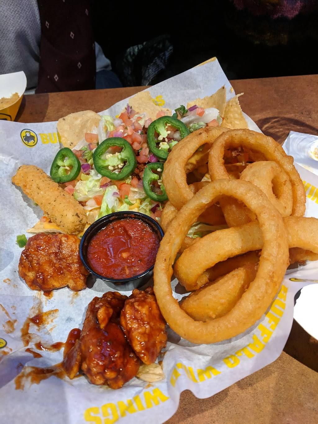 Buffalo Wild Wings | restaurant | 1573 Marion-Mt Gilead Rd, Marion, OH 43302, USA | 7407259464 OR +1 740-725-9464
