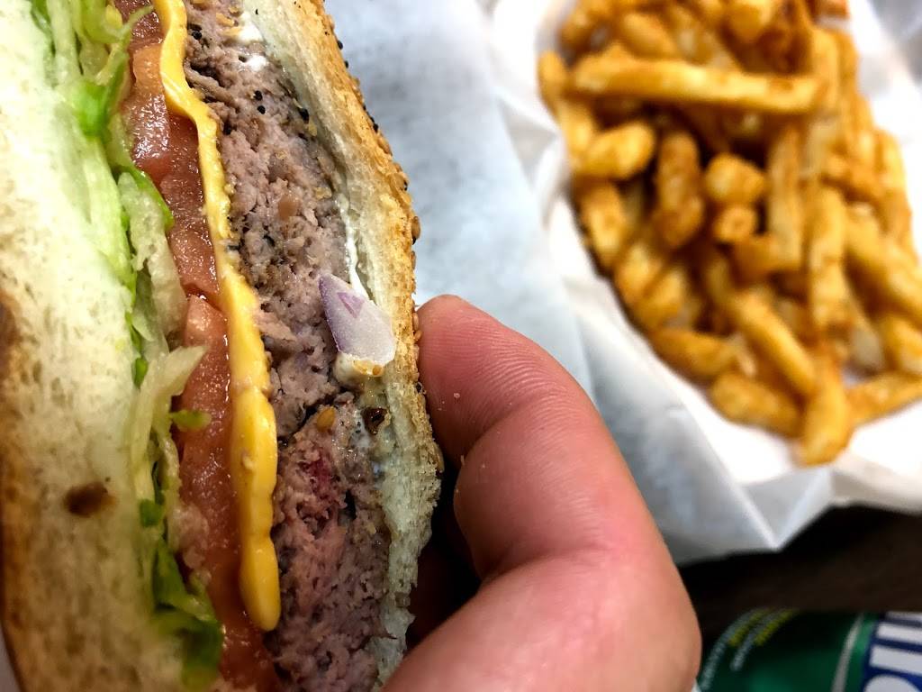 Chef Burger & Breakfast | restaurant | 8910 Yonge St, Richmond Hill, ON L4C 0L7, Canada | 2895972757 OR +1 289-597-2757