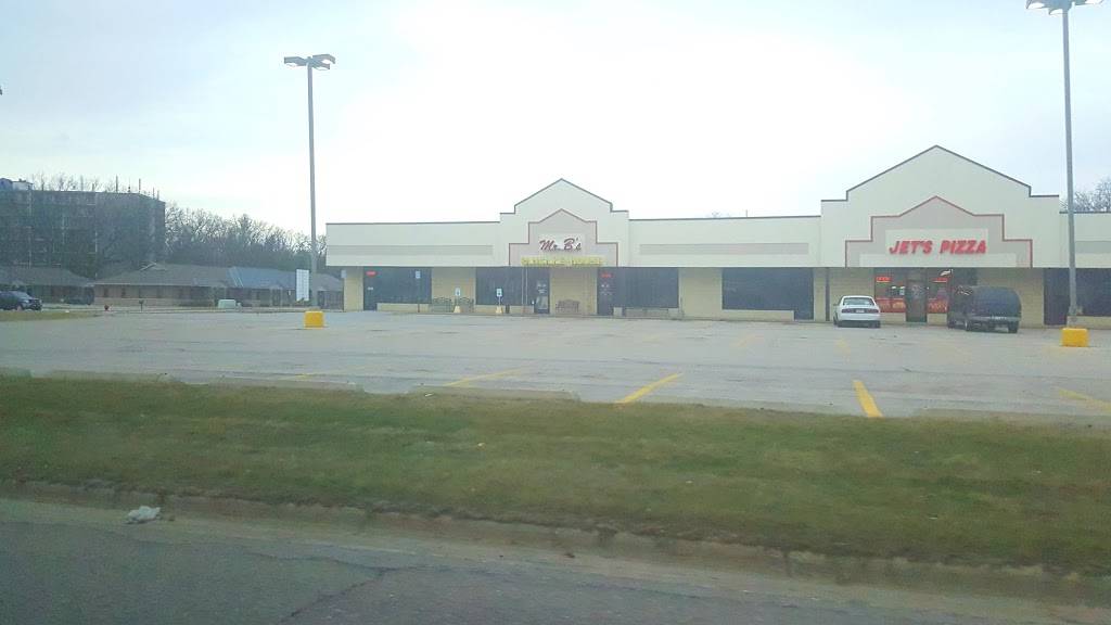 Jets Pizza | meal delivery | 1910 E Apple Ave, Muskegon, MI 49442, USA | 2317733737 OR +1 231-773-3737