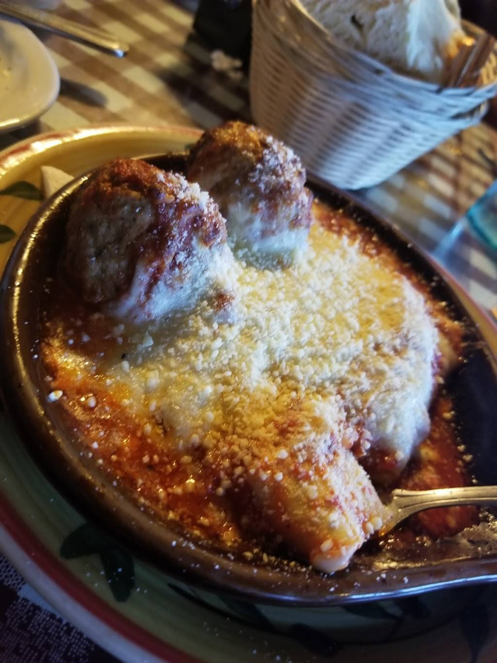 Di Ciccos Italian Restaurant | restaurant | 144 N Blackstone Ave, Fresno, CA 93701, USA | 5592377054 OR +1 559-237-7054