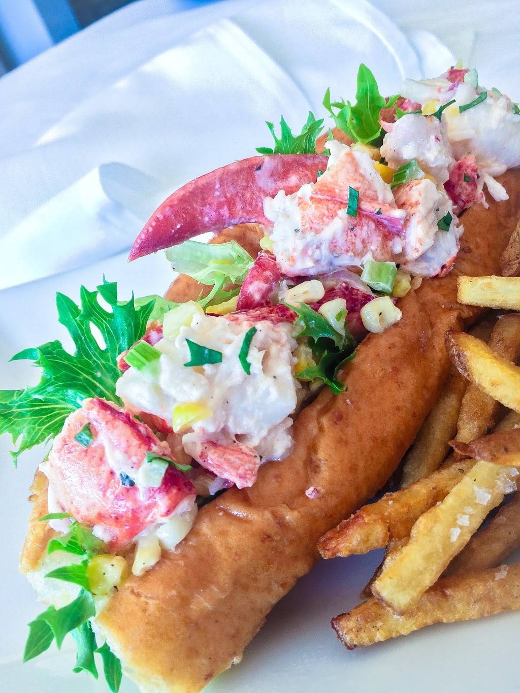 A Lure Chowder House & Oysteria | restaurant | 62300 Main Rd, Southold, NY 11971, USA | 6318765300 OR +1 631-876-5300