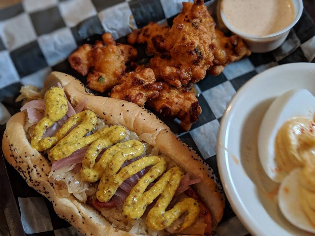 Worldly Wieners Wings and Things / Seven Sisters Tap Room | restaurant | 400 E State St, Black Mountain, NC 28711, USA | 8283578002 OR +1 828-357-8002