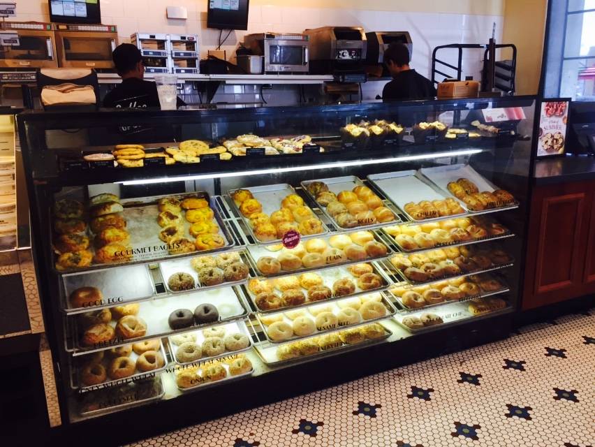 Noahs Bagels | cafe | 250 N Larchmont Blvd, Los Angeles, CA 90004, USA | 3234662924 OR +1 323-466-2924