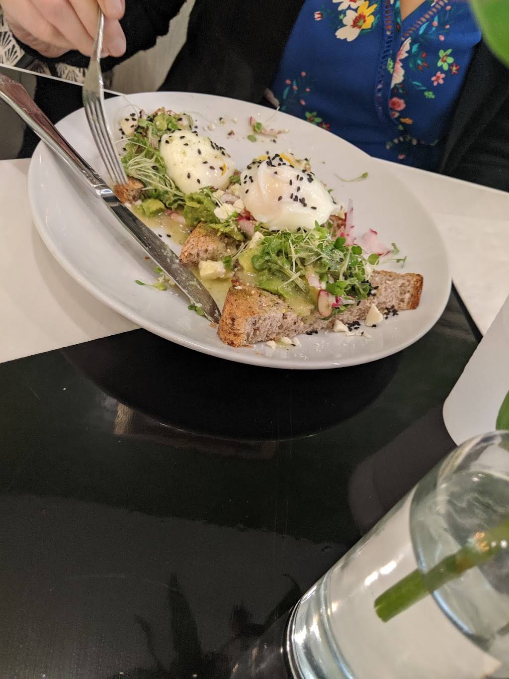 Colins Corner Cafe | restaurant | 138 W 3rd St, Harbor Springs, MI 49740, USA | 2314126061 OR +1 231-412-6061